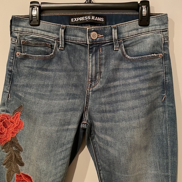 Express Jeans with Roses Embroidered on the side, Ankle Legging, Mid Rise - Picture 5 of 14